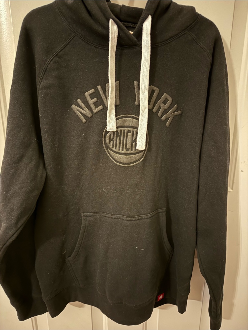 Men's New York Knicks Sportiqe Black Olsen Tri-Blend Raglan Pullover Hoodie